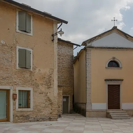 Mondrago 13 Bed and Breakfast *